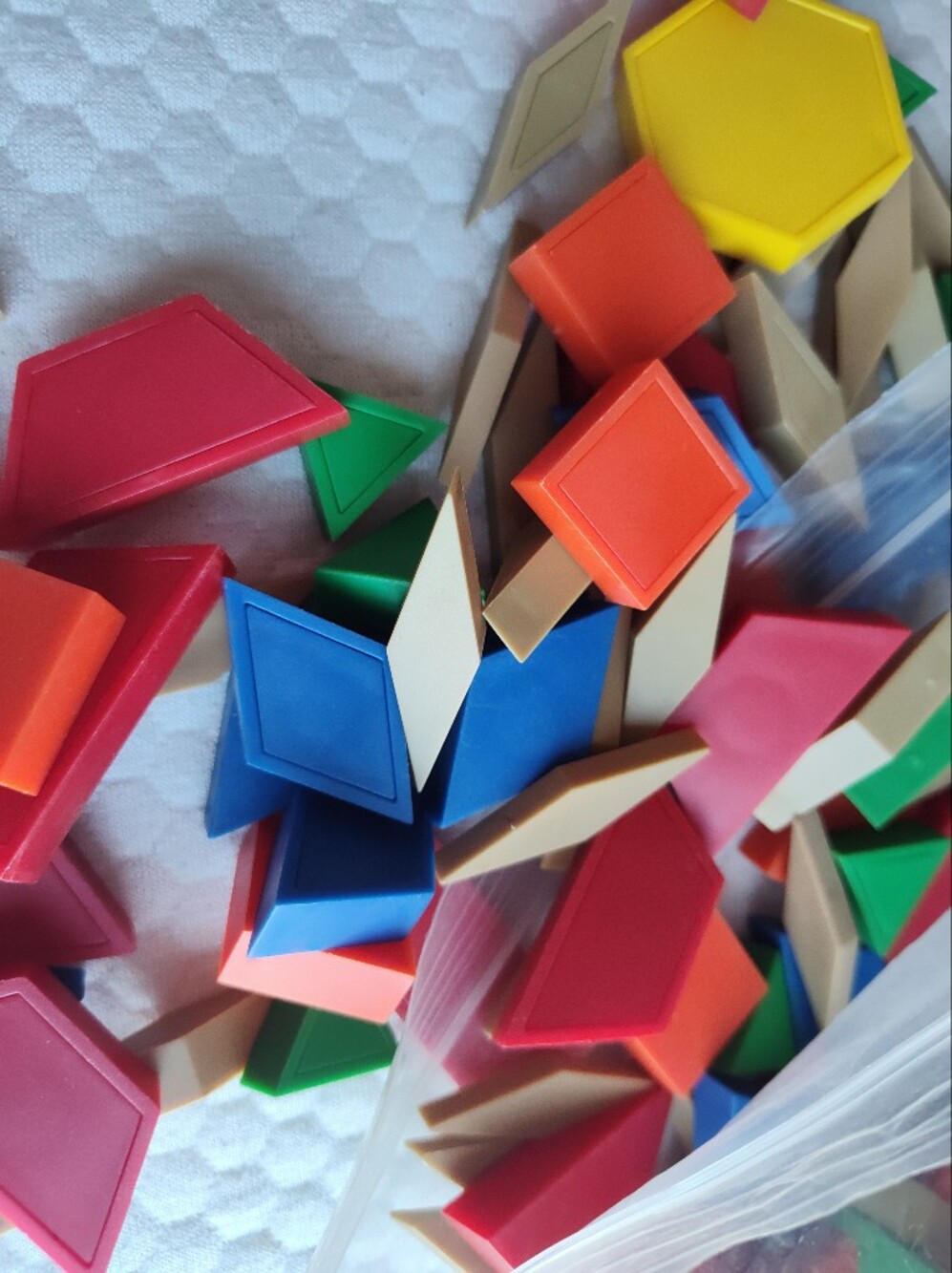 LTA Pattern Blocks Learning Set - Yellow, Red, Blue - Picture 8 of 9